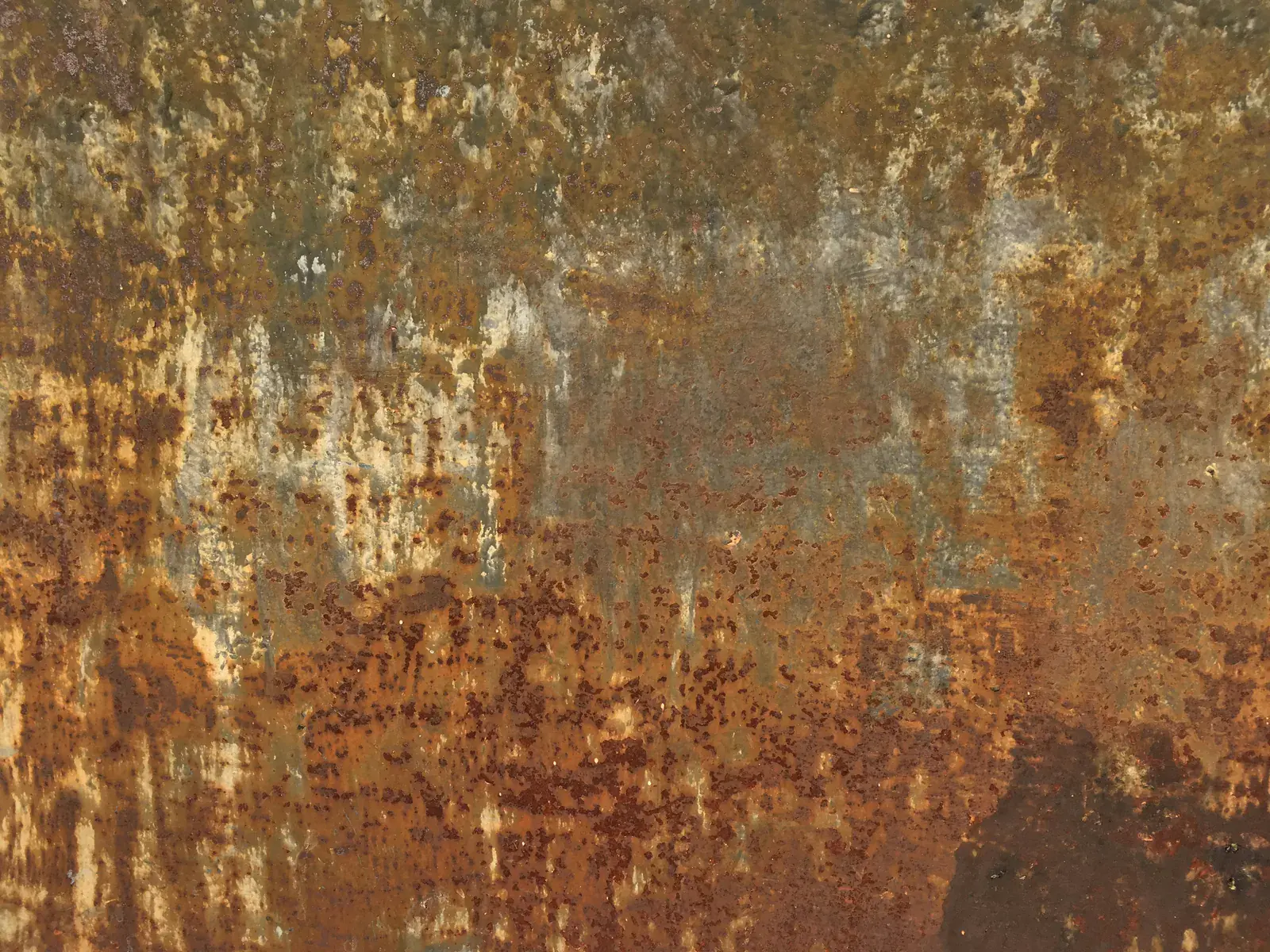 Surface d'acier couverte de rouille